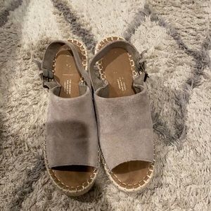 Toms beige slingback platform wedge sandal 7.5